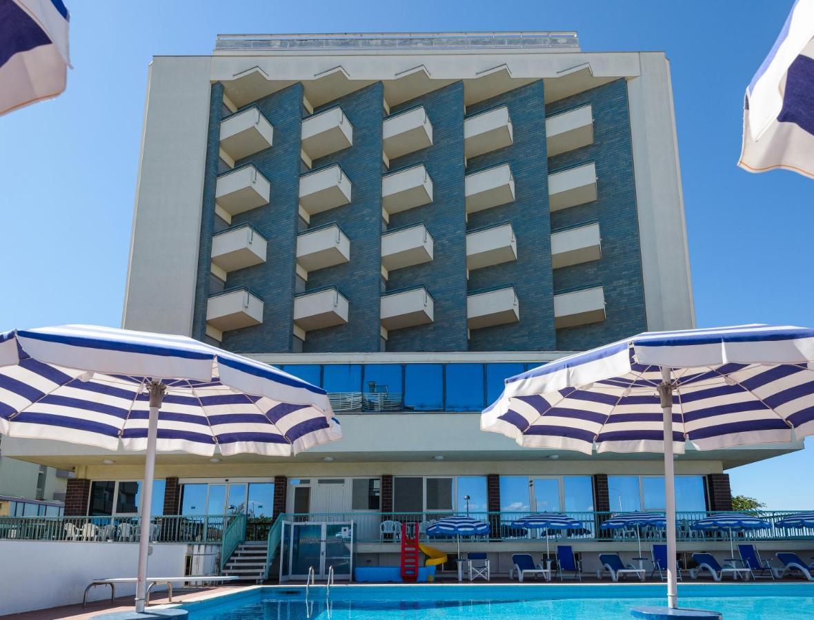 Hotel Majestic Bellaria-Igea Marina Exterior foto